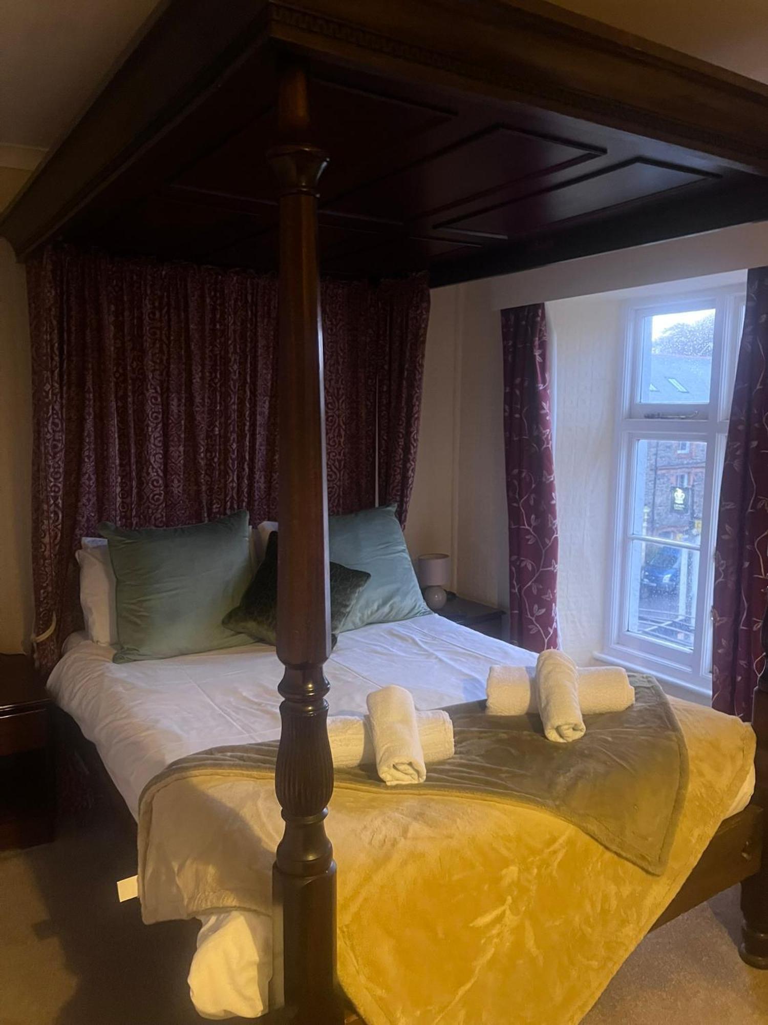 The Crown Hotel Lynton Exterior photo